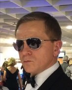 Daniel Craig lookalike double doppelgänger