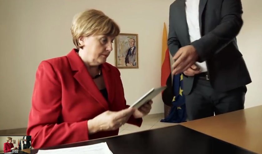 Merkel Double Ursula im Video der Band Herzig